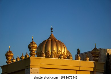 Golden Sikh Gurdwaras (Gumbads) Dome Mounted on Temple - Gurudwaras Dome Made of Fiber Glass