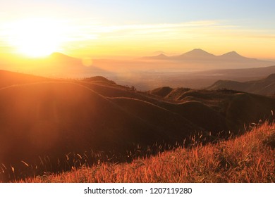 Prau Mountain Images Stock Photos Vectors Shutterstock