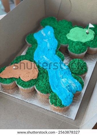 Golf course cupcake pull apart cake 