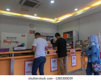 Gombak, Malaysia - April 27, 2019: Customer Queue At The Service Counter Of Pos Malaysia.