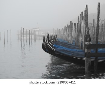 Gondola El Selective Series Blue Long Narrow Wooden Asymmetric Traditional Rowing Boat Venice Fog Canals Pier Water Forcola Walnut Oar Gondolier Seat Bridge Over Water