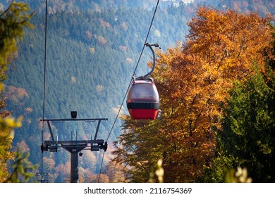 Gondola Lift on Jaworzyna Krynicka Mountain in autumn. Krynica-Zdroj, Poland. - Shutterstock ID 2116754369