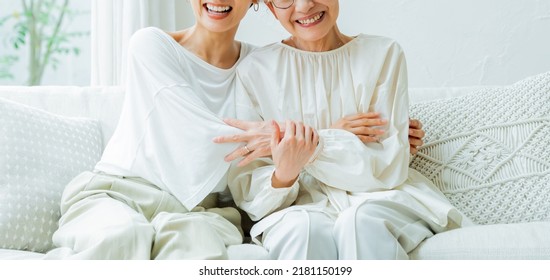 Good friends Asian parents and children - Powered by Shutterstock