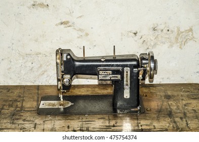 In The Good Old Days,owning A Foot Operated Mechanical Sewing Machine Is Deem A Luxury / Object Background / It Brings Back Fond Memory And History Of The Past