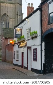 The Goodbarns Pub And Restaurant With Street Lantern Lit Up Outside. Wormgate Boston Lincs. UK. Dec. 2021