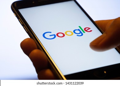 1,179 Google assistant Images, Stock Photos & Vectors | Shutterstock
