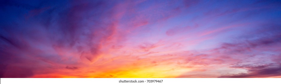 Великолепная Панорама Сумерки небо и облако утром фоновое изображение