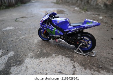 Gorontalo, Indonesia. Jul 6, 2020 - Miniatur Diecast  Motogp  Yamaha YZR-M1  Number 46 On The Road