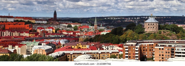Gothenburg city panorama in Sweden. Skyline with Olivedal, Nillsonsberg district and castle Skansen Kronan.