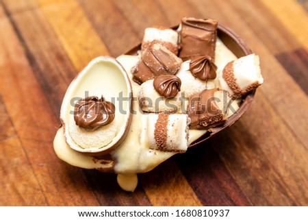 Gourmet Easter egg, with dulce de leche, brigadeiro, biscuit and chocolate