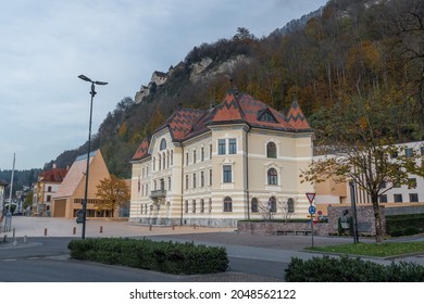 Government House Of Liechtenstein (Regierungsgebaude) With Liechtenstein Parliament And Vaduz Castle On Background - Vaduz, Liechtenstein