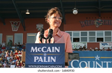 Governor Sarah Palin In Washington, Pennsylvania On August 30, 2008