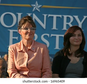 Governor Sarah Palin And Willow Palin In Washington, Pennsylvania On August 30, 2008