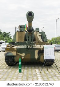 Goyang, South Korea- Sep.15.2018: South Korean K9 Thunder 155mm Self-propelled Howitzer In DX Korea 2018 Exibition