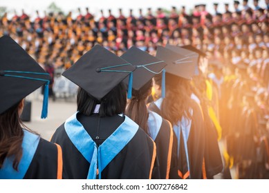 Graduates Wear Graduation Gowns,Ceremonies Of University Graduates.