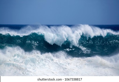 88,702 Wave Breaking Images, Stock Photos & Vectors | Shutterstock