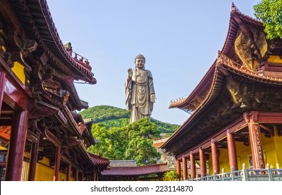The Grand Buddha statue at Ling Shan is one of the largest Buddha statues in China and also in the world.