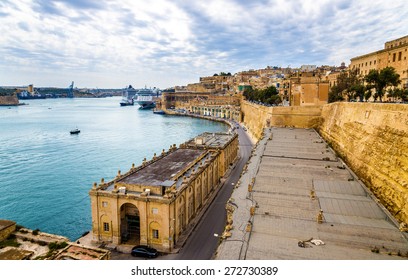 Grand Harbour in Valletta - Malta