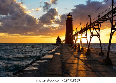 Grand Haven Pier Lighthouse