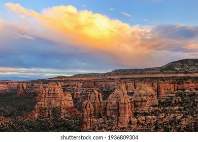 Grand View overlook at sunset, Colorado National Monument, Grand Junction, USA