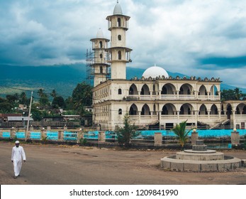 Grande Moquée D'Iconi, Grand Comoros - September 22th 2018: View From Street To Mosque.