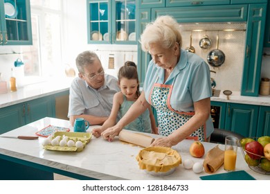 421 Grandpa Baking Images, Stock Photos & Vectors 