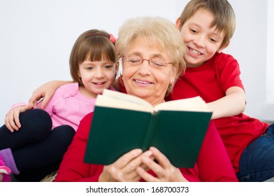 Grandmother Reading Book Grandchildren Home Stock Photo 168700373 ...