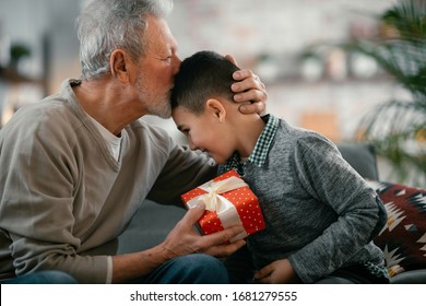 3,294 Grandpa presents Images, Stock Photos & Vectors | Shutterstock