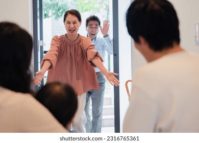 Grandparents visiting their home to see their grandchildren grow up - Powered by Shutterstock