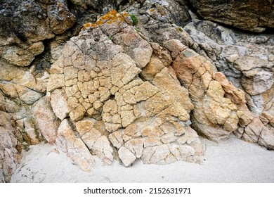 granitic stones cracked by erosion