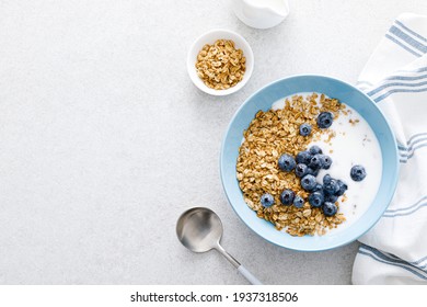 Granola With Yogurt And Blueberry