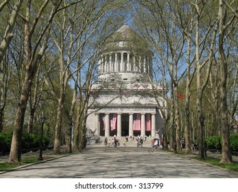 Grant's Tomb In Riverside Park New York City