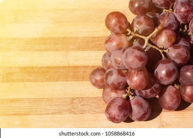 Grape Is A Fruit That Is Suitable For People Of All Ages Because Of The Nutrients That The Body Needs. Immune Diseases Help In Metabolism. Free Antioxidant The Brain Is Clear And The Wine Is Fresh.