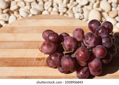 Grape Is A Fruit That Is Suitable For People Of All Ages Because Of The Nutrients That The Body Needs. Immune Diseases Help In Metabolism. Free Antioxidant The Brain Is Clear And The Wine Is Fresh.