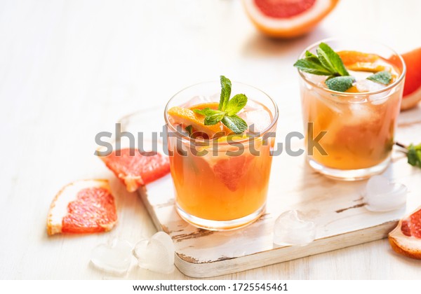 mint and grapefruit cocktail