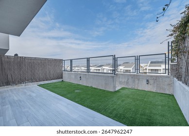 Grass is, for many, the defining element of a backyard. Its vibrant green provides a feeling of freshness, spaciousness, and connection to nature