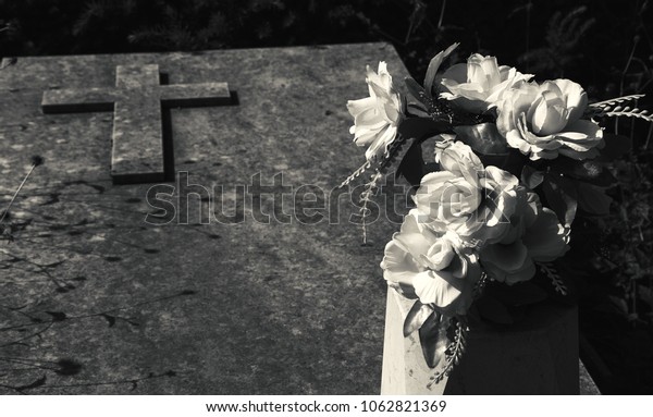 Grave Cross Rose Flowers Vase Old Stock Photo Edit Now 1062821369