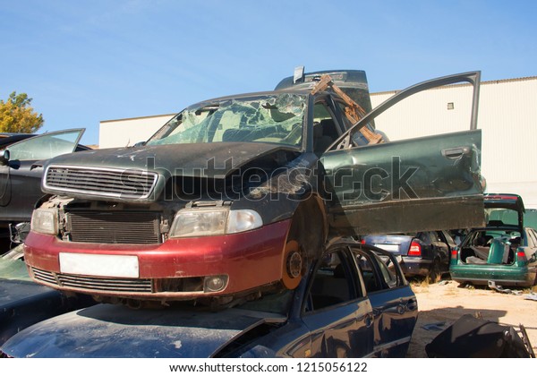 A\
graveyard of cars, broken cars sell on spare\
parts.	