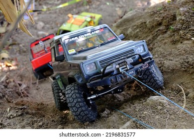 Gray 1:10 Scale Rc Adventure Trying To Climb Uphill Using Winch (gresik, 28 August 2022)