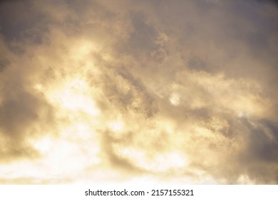 Gray, Blue And White Colors Of The  Clouds In Summer Sun Sky. Suitable As Backgrounds, Backdrops. Concepts Of The Beauty In Nature. Back Lit Photography. Bright Image