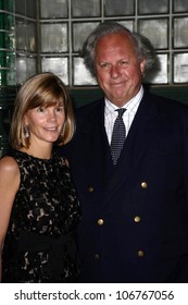 Graydon Carter And His Wife Anna   At The 'Vanity Fair Portraits Photographs 1913-2008' Exhibit Opening. LACMA, Los Angeles, CA. 10-21-08