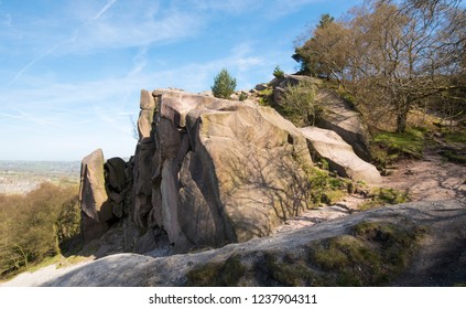  Great Rocky Outcrop In The Derbyshire Peak District, UK