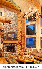 Imagenes Fotos De Stock Y Vectores Sobre Log Home Interiors
