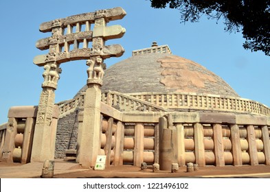 The Great Stupa (Stupa No1) At Sanchi, Near Bhopal, Madhya Pradesh. It Is The Oldest Structure Originally Commissioned By The Emperor Ashoka The Great Of The Maurya Empire In The 3rd Century BC