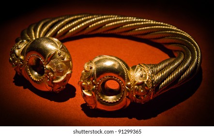 The Great Torc from Snettisham, The most famous object from Iron Age Britain.