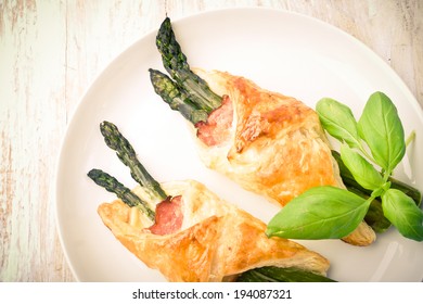 Green Asparagus Baked In Puff Pastry