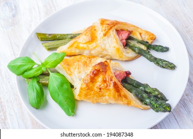 Green Asparagus Baked In Puff Pastry