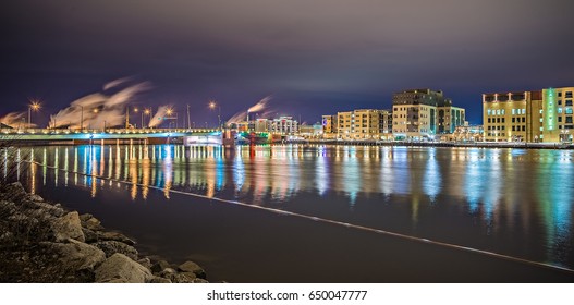 green bay wisconsin city skyline at night