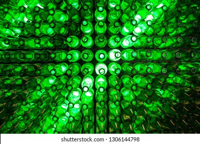 The green beer bottles pattern