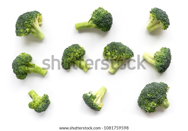 緑のブロッコリー模様の食べ物 白い背景に分離型野菜 平面図 の写真素材 今すぐ編集